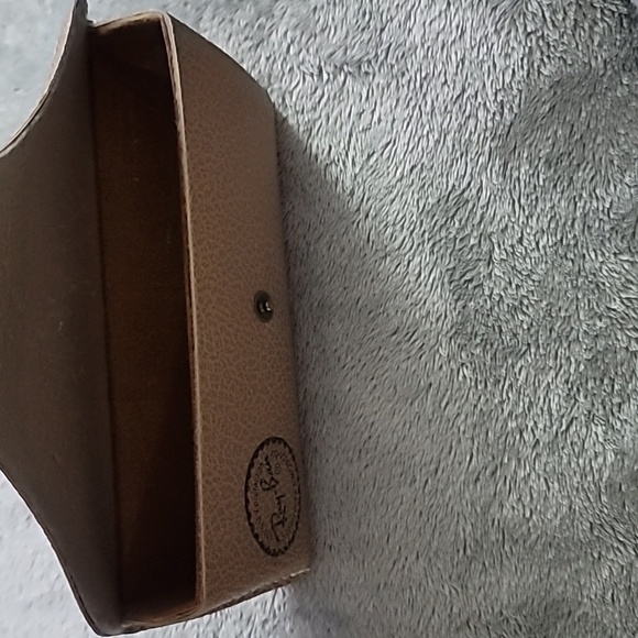 Ray-Ban Sunglasses Case - Picture 5 of 6